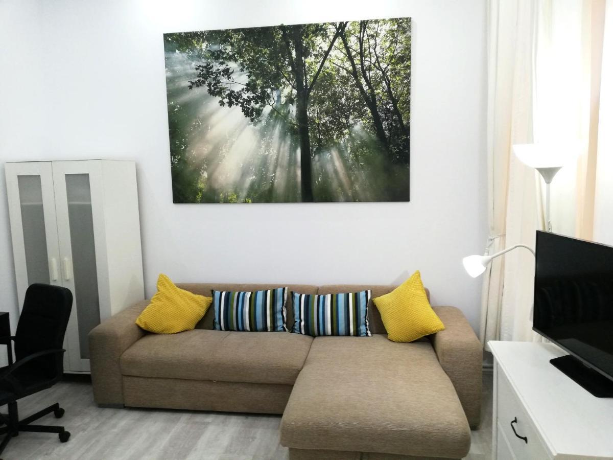 Ultracentral Studio For 4 *