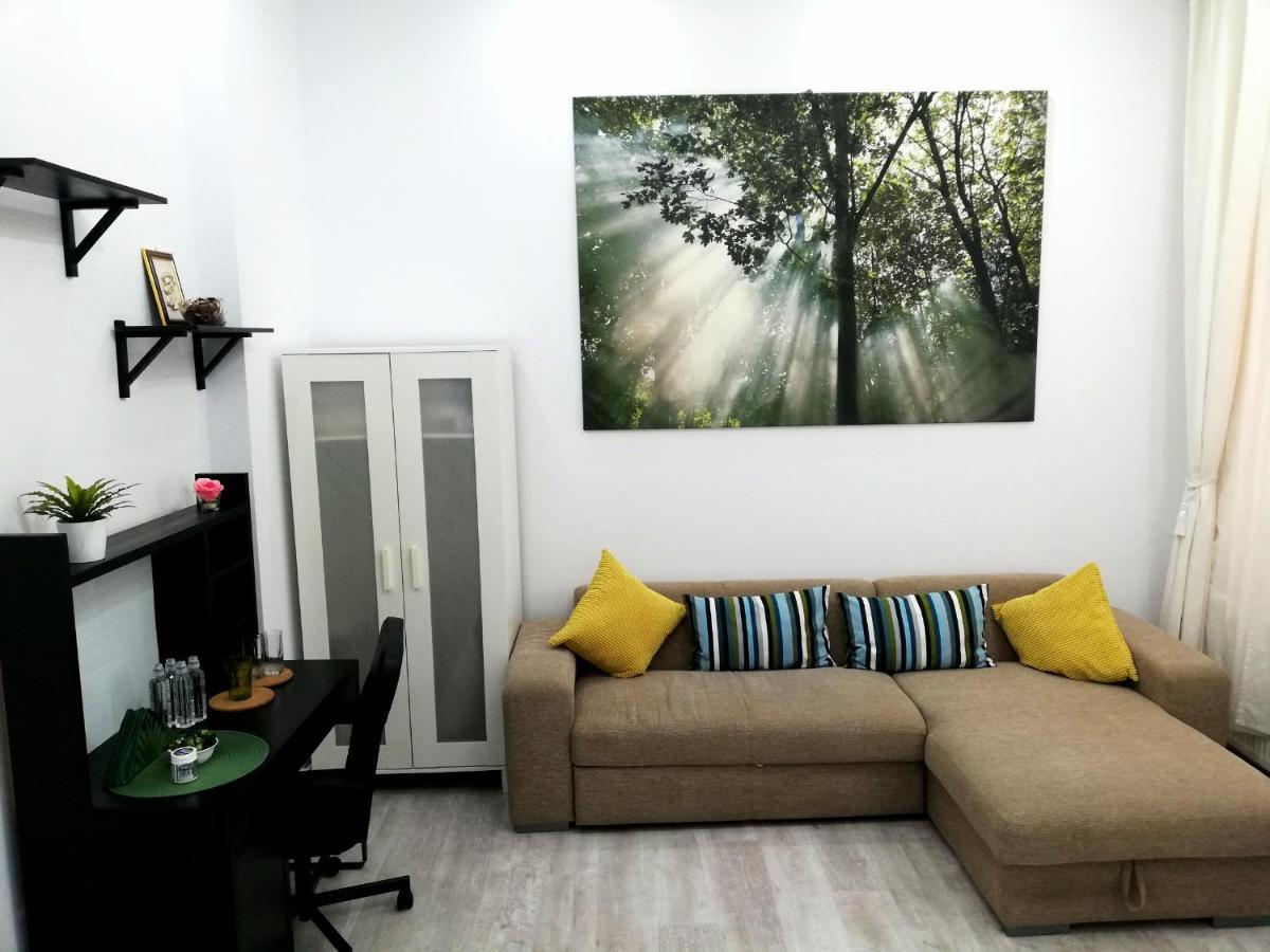 Ultracentral Studio For 4 Apartment Bucharest